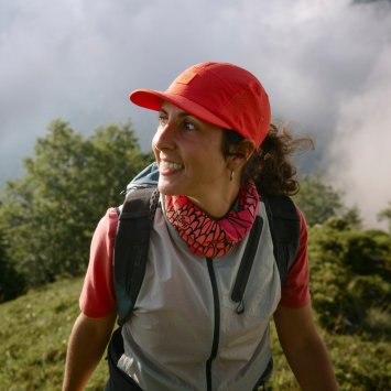 Кепка Buff 5 Panel Go Cap Solid Poppy 119490.442.20.00 (S/M)