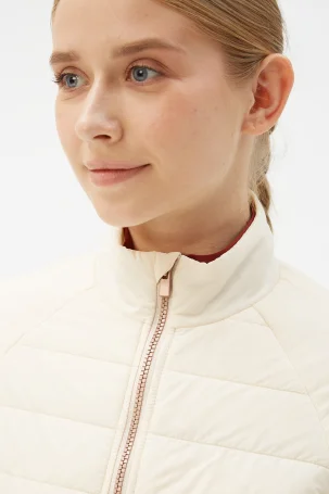 Жилет утепленный Bivium "Комфорт" жен. молочный