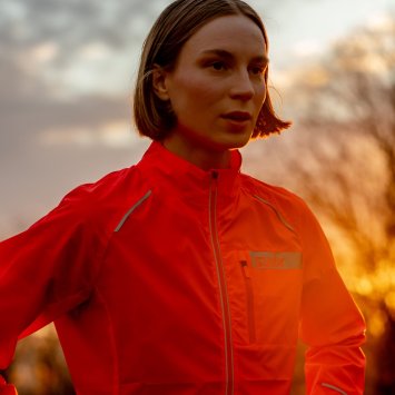 Куртка SWIX Radiant жен. 12336/90015 красный неон