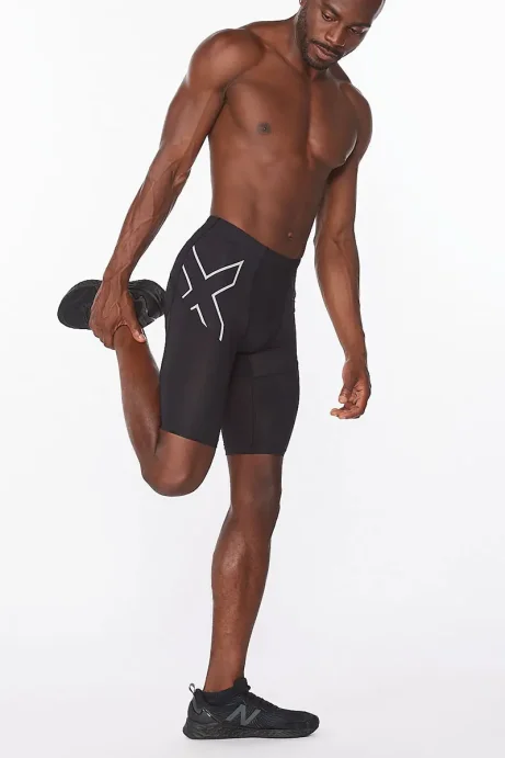 Шорты компрессионные 2XU Aero Vent Compression Shorts черные