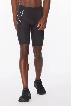 Шорты компрессионные 2XU Aero Vent Compression Shorts черные
