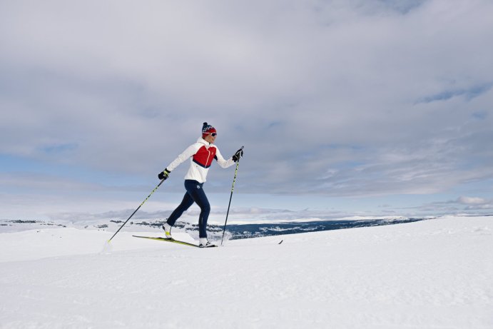 Куртка беговая Bjorn Daehlie Jacket Nordic 2.0 Wmn Snow White 333477_10000 в Твери