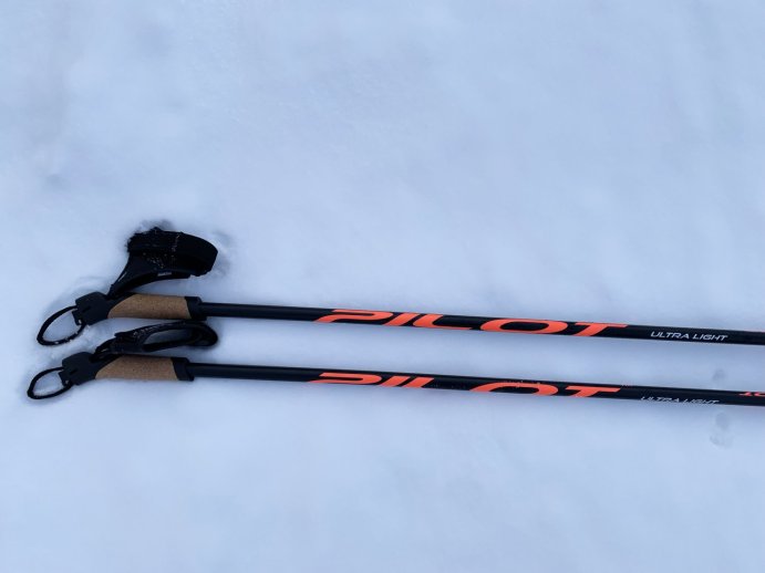 Лыжные палки PILOT ULTRA LIGHT BLACK