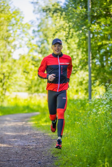 Куртка SWIX Carbon light softshell муж. ярко-красный 12921/99992 в Твери