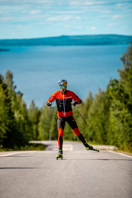 Куртка SWIX Carbon light softshell муж. ярко-красный 12921/99992 в Твери