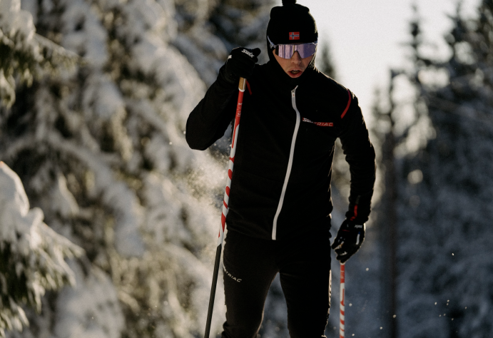 Лыжные палки SWIX Triac 5.0 XCT50 - 1600 с темляками