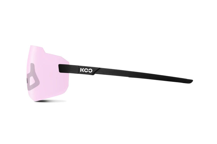 Очки солнцезащитные KOO SUPERNOVA (матовые чёрные/фотохромные розовые)