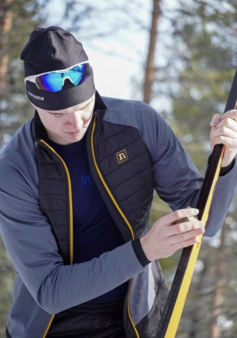 Костюм NONAME HYBRID 22 UX BLACK/GREY/GOLD в Мурманске