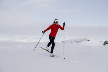 Куртка беговая Bjorn Daehlie Jacket Prime Wmn High Risk Red 333427_35300