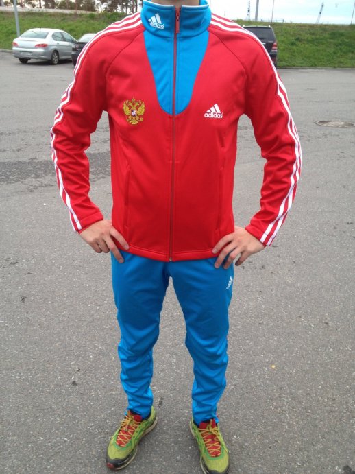 Костюм разминочный РОССИЯ красн. с гол. воротом