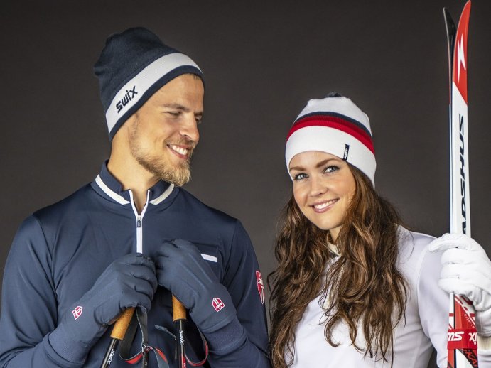 Шапка SWIX Tradition c отворотом 46451/75100 темно-синий M/L в Твери