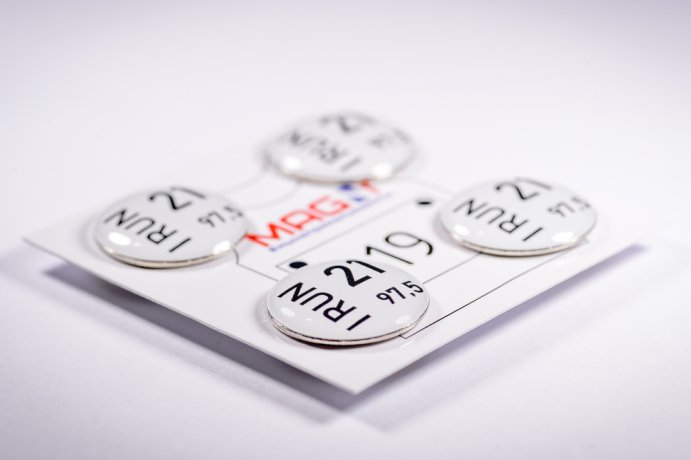 Магнитные держатели для номера &quot;I RUN 21&quot; white