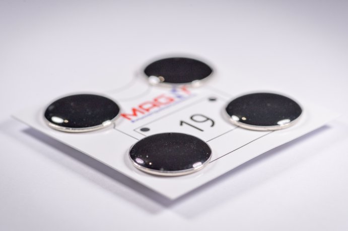 Магнитные держатели для номера &quot;Black&quot;