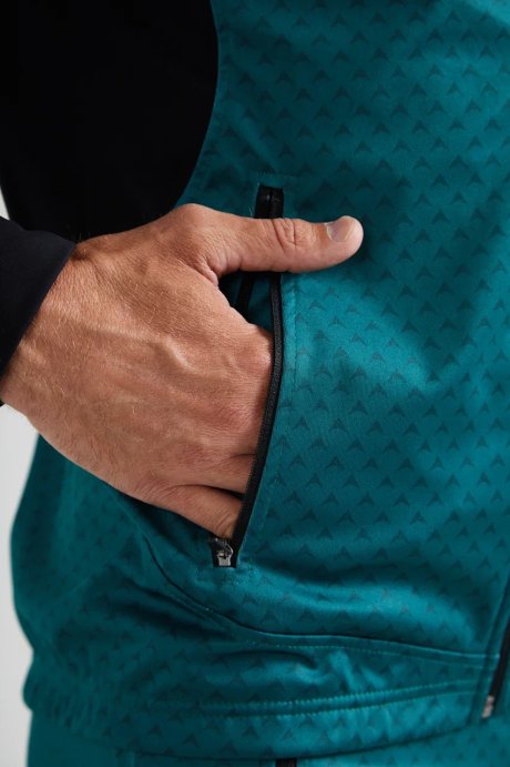 Куртка разминочная КОМАНДНАЯ ЛИНИЯ Баланс муж. SJK201M-0301 зеленый черный в Твери