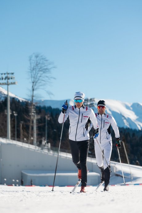 Куртка разминочная КОМАНДНАЯ ЛИНИЯ Баланс жен. SJK201W-0109 белый черный в Твери