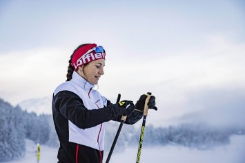 Повязка LOFFLER WIDE red EL24525-551